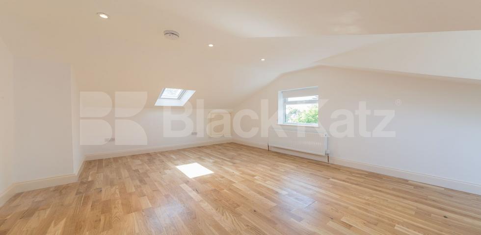 			New Instruction! Private roof terrace!, 2 Bedroom, 1 bath, 1 reception Flat			 Wetherill Road , Muswell Hill